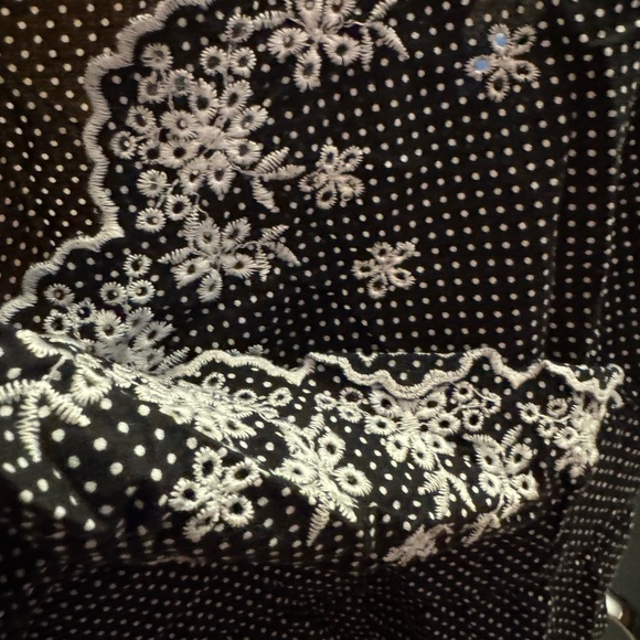 Woman’s 18/20 Sleeveless Top - Picture 7 of 7